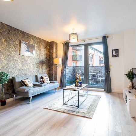 Caliber Stays Birmingham Bliss - Medusa Suite Apartments - Central 2-Bed Retreat - City Attractions, Sleeps 4, Free Netflix, Nearby Parking & Close Proximity - Bullring, Grand Central, The Cube - 5 Minutes Walk 外观 照片