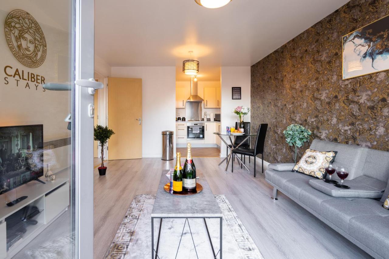 Caliber Stays Birmingham Bliss - Medusa Suite Apartments - Central 2-Bed Retreat - City Attractions, Sleeps 4, Free Netflix, Nearby Parking & Close Proximity - Bullring, Grand Central, The Cube - 5 Minutes Walk 外观 照片