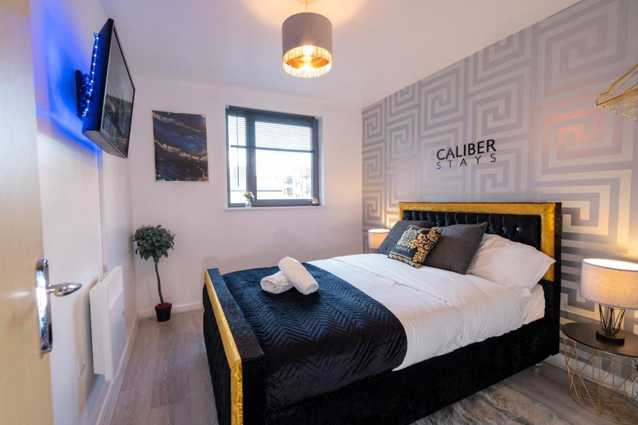 Caliber Stays Birmingham Bliss - Medusa Suite Apartments - Central 2-Bed Retreat - City Attractions, Sleeps 4, Free Netflix, Nearby Parking & Close Proximity - Bullring, Grand Central, The Cube - 5 Minutes Walk 外观 照片