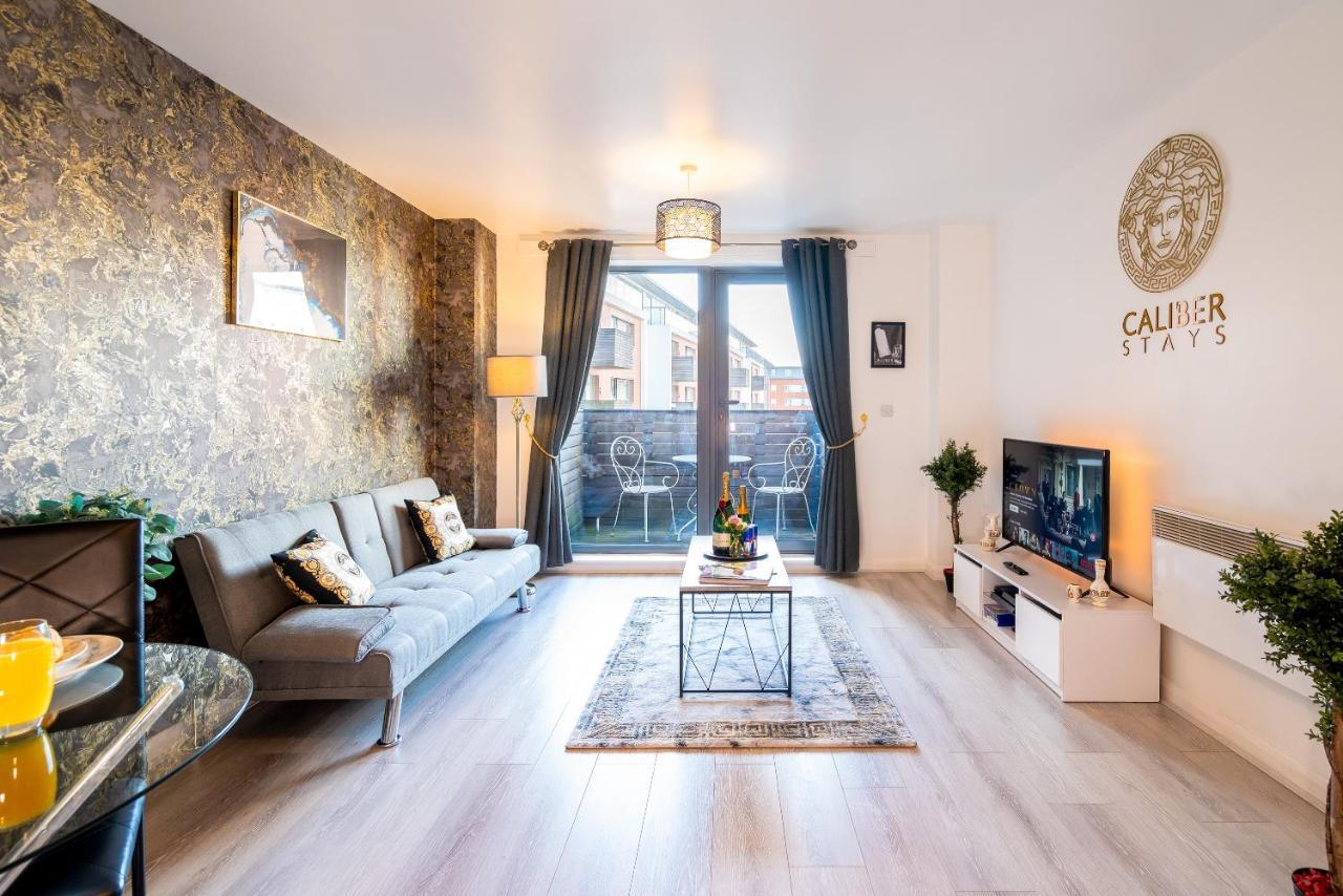Caliber Stays Birmingham Bliss - Medusa Suite Apartments - Central 2-Bed Retreat - City Attractions, Sleeps 4, Free Netflix, Nearby Parking & Close Proximity - Bullring, Grand Central, The Cube - 5 Minutes Walk 外观 照片